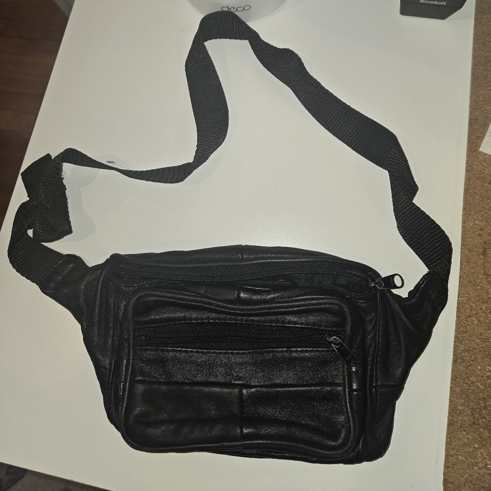 Black Leather Belt Bag / Crossbody Fanny Pack/Hand Tie Missing Adjuster on Strap